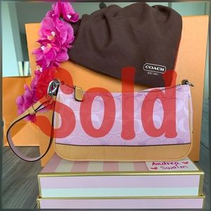 🌺 Vintage Pink Coach Purse/Wrislet 🌺